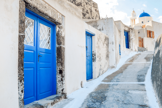 A street in AKROTIRI, Santorini