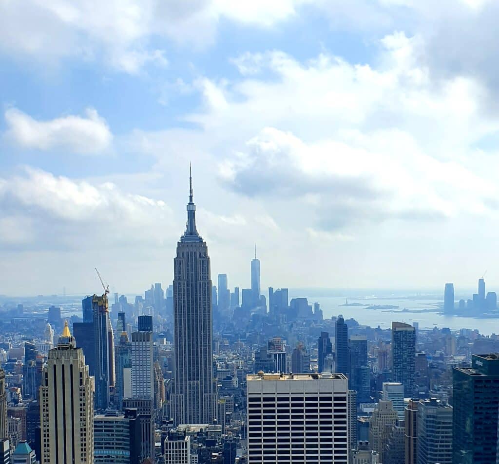 View of New York City skyline featuring the Empire State Building in the centre, reminding us why personalised gifts make the perfect present—each skyscraper stands out just like a thoughtful, unique gift.